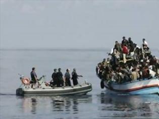 Φωτογραφία για Σκάφος με 40 περίπου παράνομους μετανάστες κοντά στο νησάκι Ντία