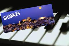 Απίστευτο : Πλήκτρα πιάνου στολίζουν δρόμο της Κέρκυρας