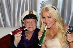 «Ξεσάλωσε» στο γαμήλιο πάρτι του ο Hugh Hefner