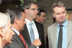 Mας εξοντώνουν! Η Tρόικα θέλει κατασχέσεις λογαριασμών για χρέη πάνω από 500 ευρώ!!!