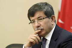 Ο Νταβούτογλου έχασε την ψυχραιμία του με τον Άσαντ