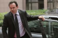 Αφέλεια, έπαρση ή τάχα συνωμοσία…???