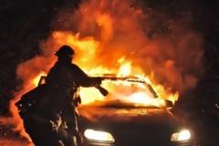 Εμπρηστές έκαψαν αυτοκίνητο κατηγορουμένου της μαφίας των ναρκωτικών
