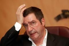 Ο Καμίνης αρνήθηκε να κόψει κομμάτι του Χριστού στη βασιλόπιτα