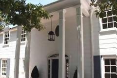Είπε αντίο στην πολυτελή βίλα του Beverly Hills