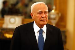 Έφτασε στο Βερολίνο ο Κάρολος Παπούλιας