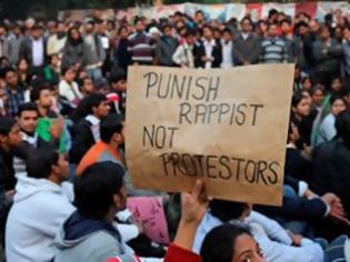 Φωτογραφία για Στο δικαστήριο οι βιαστές της άτυχης Ινδής