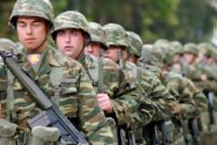 Παγώνει η αύξηση της στρατιωτικής θητείας