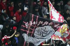 Τον κόσμο τον ακούει κανείς;