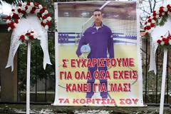 Φίλοι και συγγενείς είπαν το τελευταίο ''αντίο'' στον Νίκο Σαμαρά