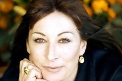 Anjelica Huston: Η απίστευτη μετάλλαξη της πάλαι ποτέ «θεάς» από το botox και τις πλαστικές - Δείτε φωτο