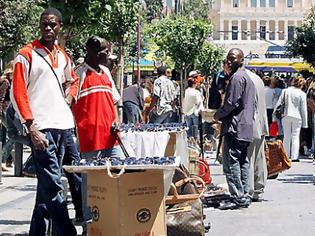 Φωτογραφία για Στράγγισαν την Ελληνική οικονομία τα μαύρα εμβάσματα των λαθρομεταναστών...