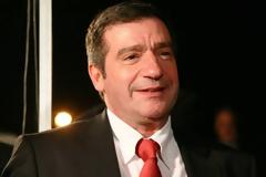 Ο Καμίνης αρνήθηκε να κόψει κομμάτι του Χριστού στη βασιλόπιτα!