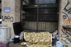 Όλοι κι όλοι 14 άστεγοι πήγαν στα κτίρια που παραχώρησε ο δήμος Αθηναίων