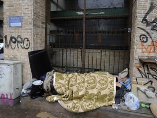 Φωτογραφία για Όλοι κι όλοι 14 άστεγοι πήγαν στα κτίρια που παραχώρησε ο δήμος Αθηναίων