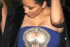 Δε βάζει μυαλό η Kardashian! Αν και έγκυος τα πετάει όλα!