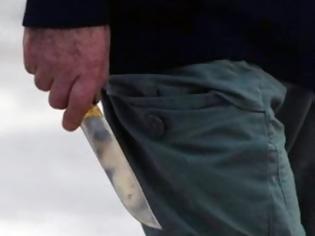 Φωτογραφία για Αγρίνιο: Κουκουλοφόρος επιτέθηκε με μαχαίρι σε περιπτερά