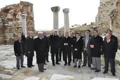 Όλοι οι άνθρωποι του…Προξένου!
