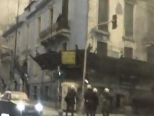 Φωτογραφία για Ο ΣΥΡΙΖΑ όχι μόνο καλύπτει αντιεξουσιαστές-καταληψίες αλλά τους οργανώνει κιόλας..Βίντεο..