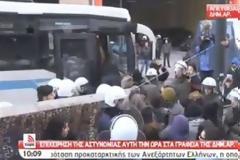 Σε συλλήψεις μετατράπηκαν οι προσαγωγές για τις καταλήψεις σε βίλα Αμαλία και τα γραφεία της ΔΗΜΑΡ..