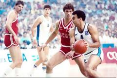 «Σαρώνει» ο Νίκος Γκάλης!