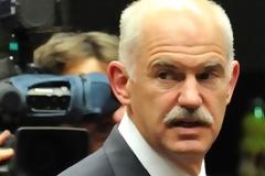 Παπανδρέου: Τιμή μου να με στοχοποιούν ακροδεξιοί, νεοναζί και συκοφάντες .(Μα όλοι οι Έλληνες σε κατηγορούν,που ζεις?)