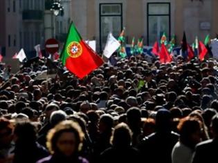 Φωτογραφία για ΔΝΤ: Λιγότεροι δημόσιοι υπάλληλοι και μειώσεις μισθών στην Πορτογαλία