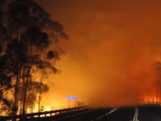 Φωτογραφία για Σκληρή μάχη με τις φλόγες δίνουν οι πυροσβέστες στην Αυστραλία