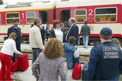 Λάρισα: Εισβολή της αστυνομίας σε τρένο με οπαδούς του ΠΑΟΚ!