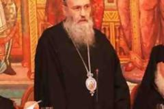 ΠΡΙΝ ΛΙΓΟ: Γιούχαραν το Μητροπολίτη Ναυπάκτου