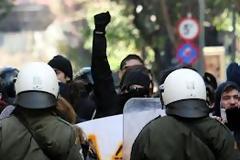 Στη ΓΑΔΑ ο εισαγγελέας για τους συλληφθέντες στη βίλα Αμαλία