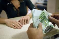 Σημαντική δικαστική απόφαση: «Κούρεμα» 90% σε χρέη άνεργης μητέρας προς τράπεζες