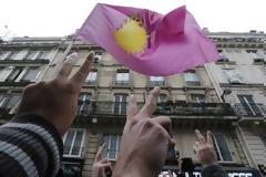 Για τη δολοφονία τριών ακτιβιστριών κουρδικής καταγωγής Εξηγήσεις από το Παρίσι ζητά το κουρδικό κόμμα BDP  Πολιτικοί διαξιφισμοί στην Τουρκία για το έγκλημα