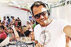 Πάτρα: Ο γνωστός dj Ανδριανός Παπαδέας στο 
