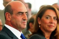 Ο Βουλγαράκης κατέθεσε στη Βουλή την κίνηση λογαριασμού της γυναίκας του