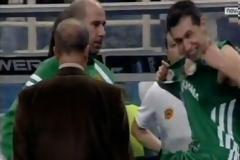 Έφαγε τη... φανέλα του ο Διαμαντίδης! [Video]