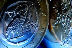 Μειωμένο κατά 30% το έλλειμμα για το 2012