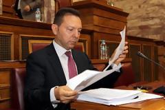 Στουρνάρας: Δέχομαι πιέσεις για τις Εφορίες