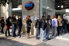 ΕΦΙΑΛΤΗΣ ΧΩΡΙΣ ΤΕΛΟΣ Πάνω από 1.000 Ελληνες χάνουν τη δουλειά τους κάθε ημέρα