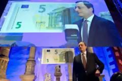 Νέο χαρτονόμισμα των 5 ευρώ με άρωμα Ελλάδας