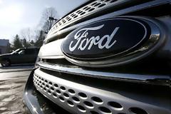 Ford: Σχεδιάζει 2.200 προσλήψεις το 2013