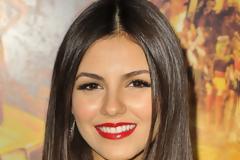Αντιγράψτε το look της Victoria Justice (video)