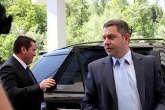 Ένας απατεώνας στον πολιτικό στίβο