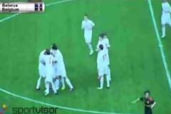 Εντυπωσιακό γκολ από το...κέντρο του γηπέδου!