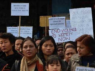 Φωτογραφία για Ινδία: Αυτοπυρπολήθηκε 16χρονη θύμα βιασμού..Νοσηλεύεται σε κρίσιμη κατάσταση