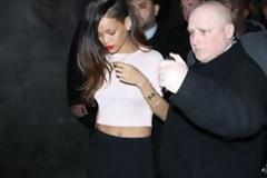 Πού πήγαν οι καμπύλες της Rihanna;