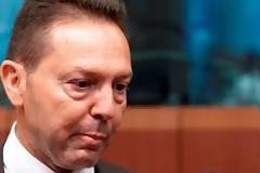 Αναγνώστης προς Στουρνάρα: 