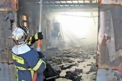 Πάτρα: Έβαλαν φωτιά στο κατάστημά τους... για να πάρουν αποζημίωση!