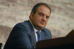 Γιατί ξεπουλάει ο Καραμανλής;