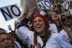 Οι γιατροί βγήκαν στους δρόμους της Μαδρίτης κατά των ιδιωτικοποιήσεων